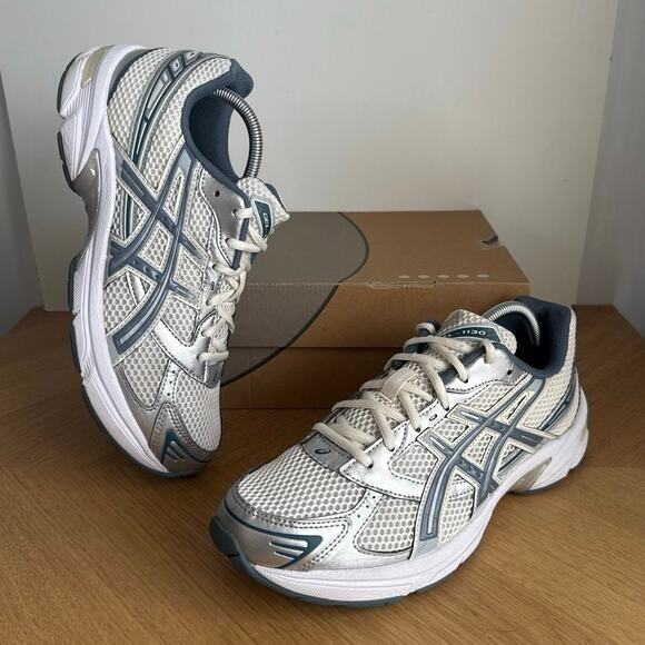Athletic_Shoes